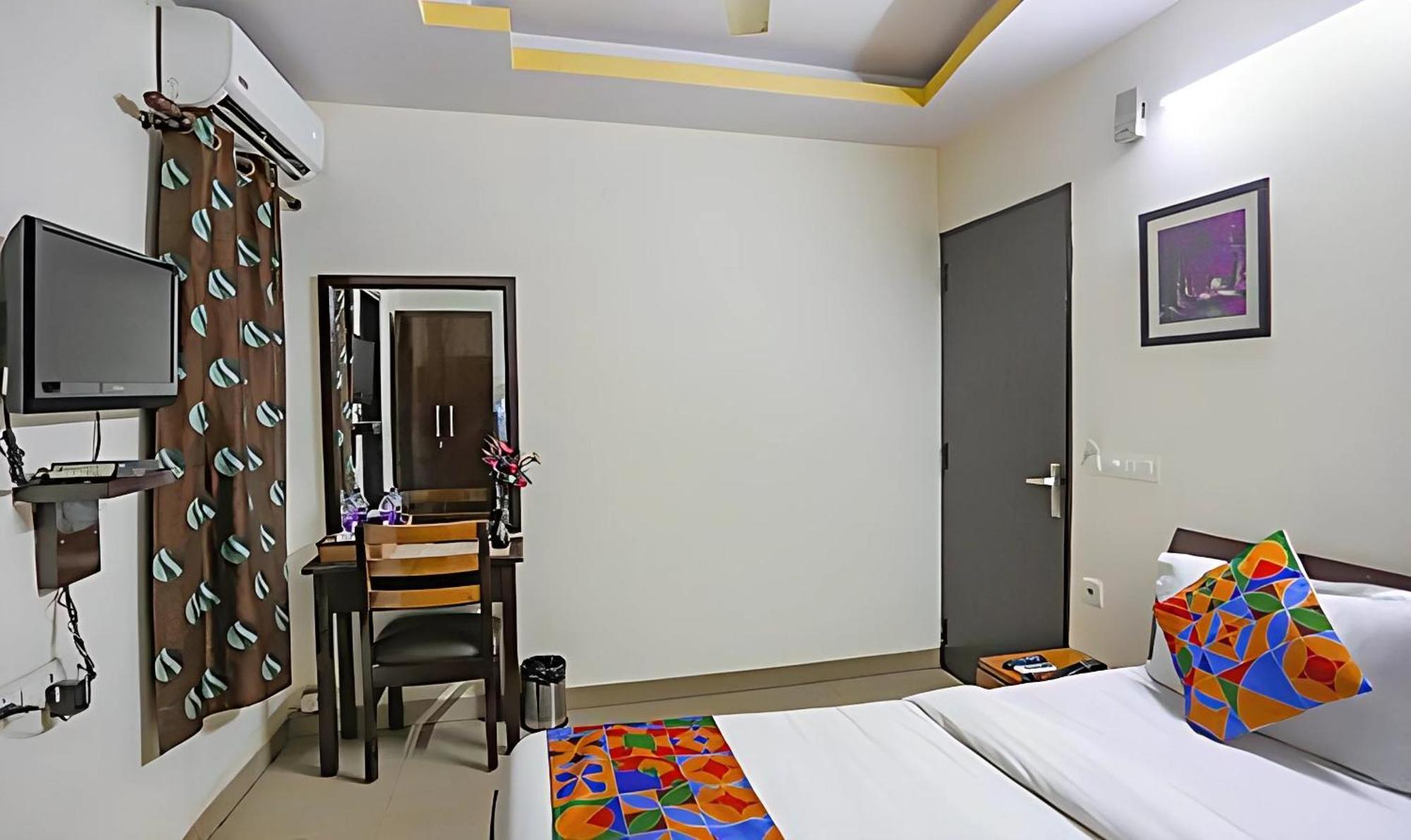 The Eden Hotel Near Okhla New Delhi Exterior photo