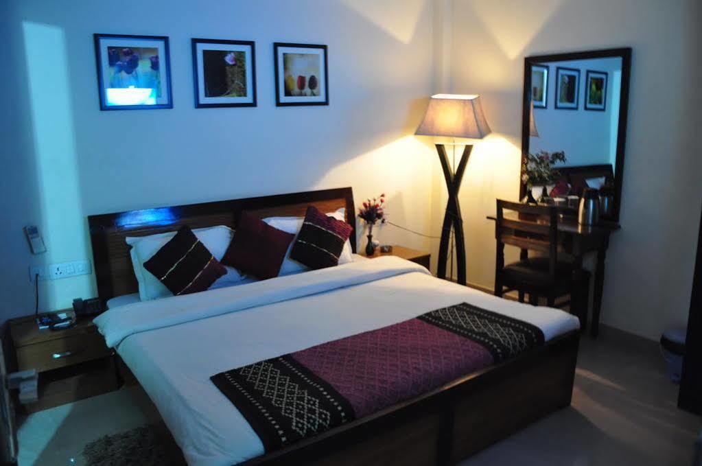 The Eden Hotel Near Okhla New Delhi Exterior photo